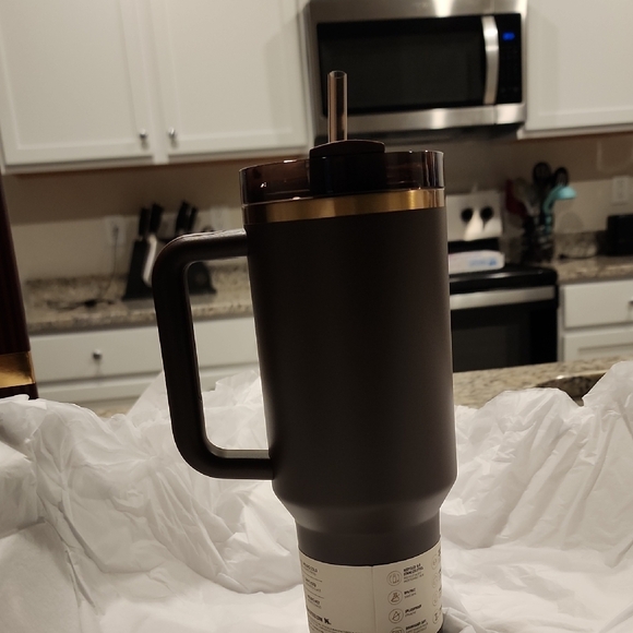 Stanley Chocolate Gold 40 Oz H2.0 Brown Quencher New In Box Authentic - Picture 14 of 14